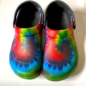 Tye-dye CROCS
